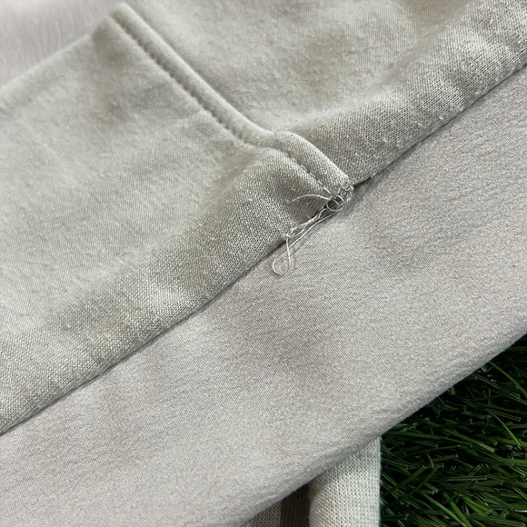 Chicago Bulls NBA Licensed Critical Crew Neck Sweatshirt - Picture 4 of 6